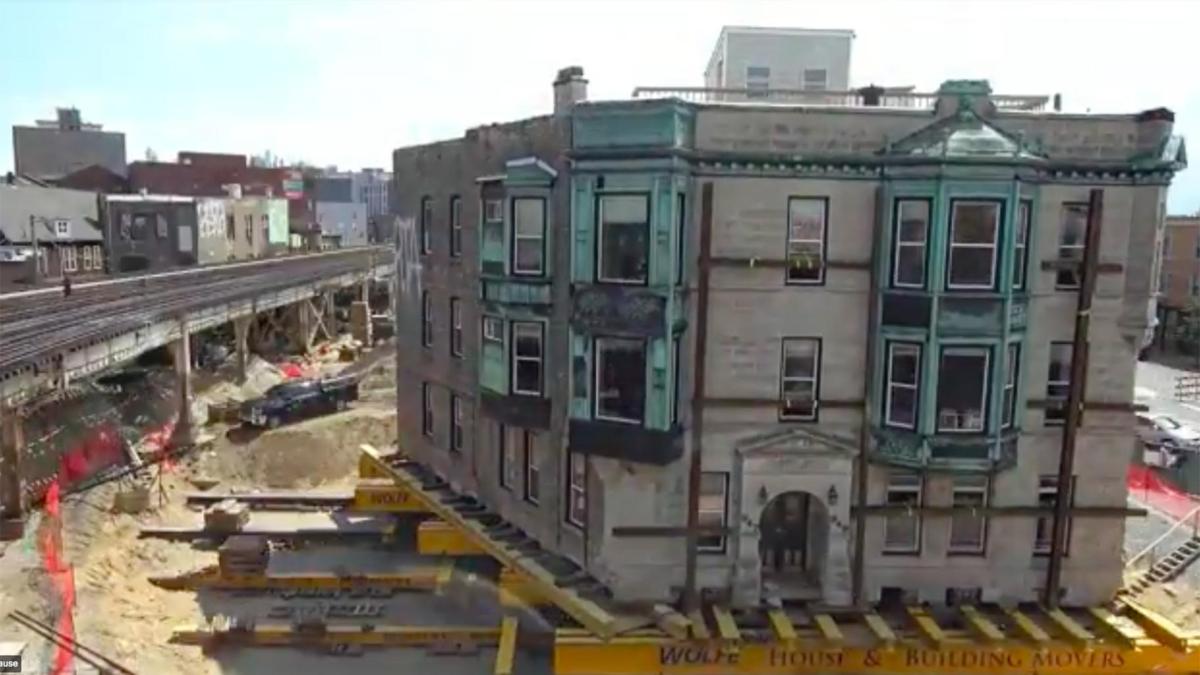 Watch: CTA Moves 1,000-Ton Historic Building 30&nbsp;Feet