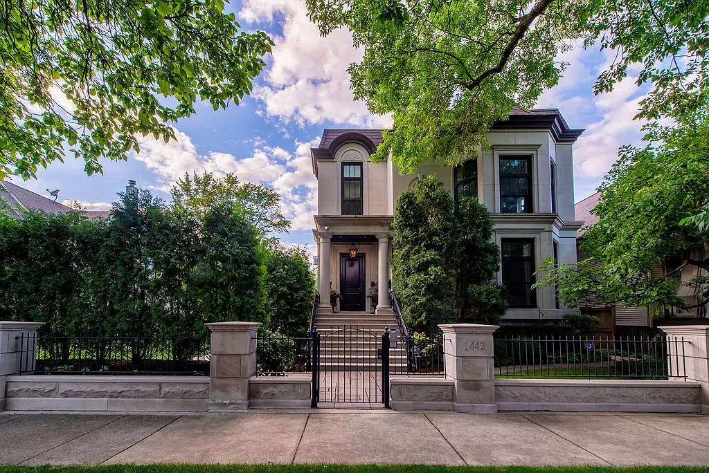 Your Southport Corridor for sale home of the day 1442 W Berteau Avenue